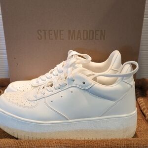 Steve Madden Rocket White Platform Sneakers. Size 10.